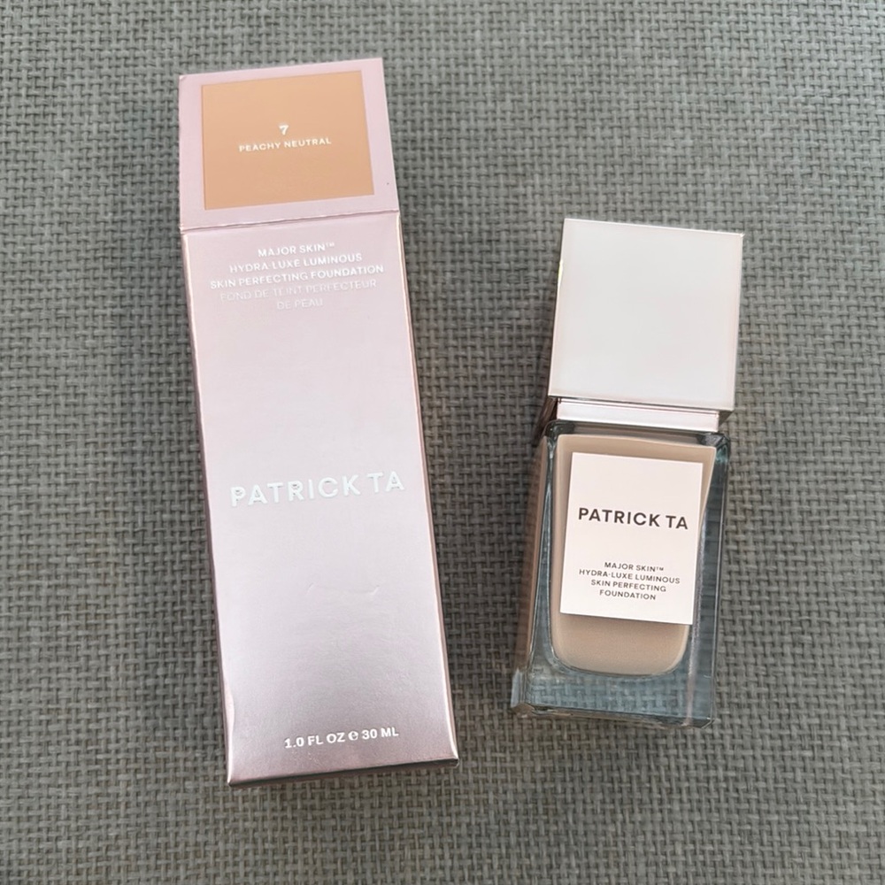 Patrick Ta Major Skin Foundation hydra luxe luminous shade 7 - peachy Neutral